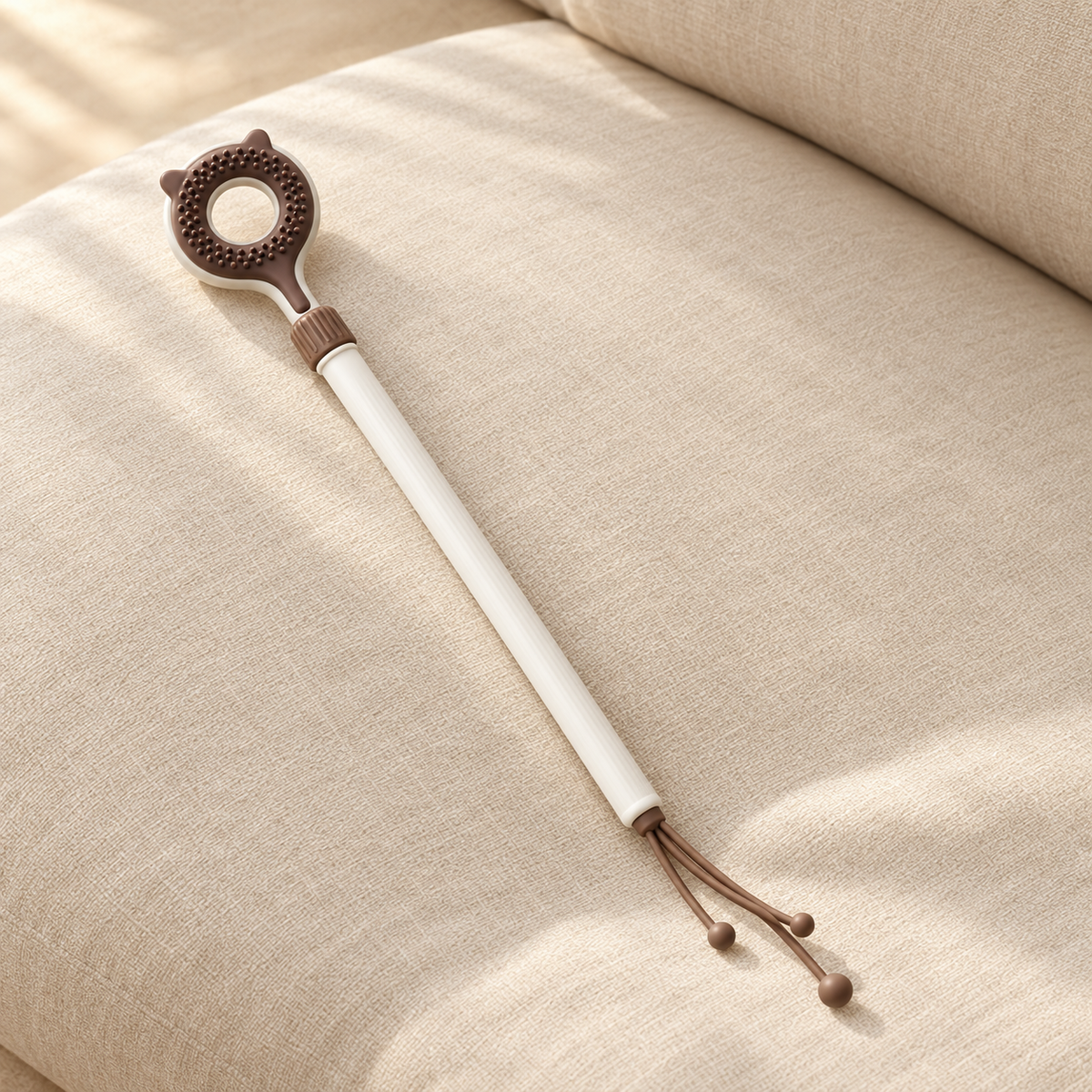 Reach & Ruffle Telescopic Cat Scratcher Wand